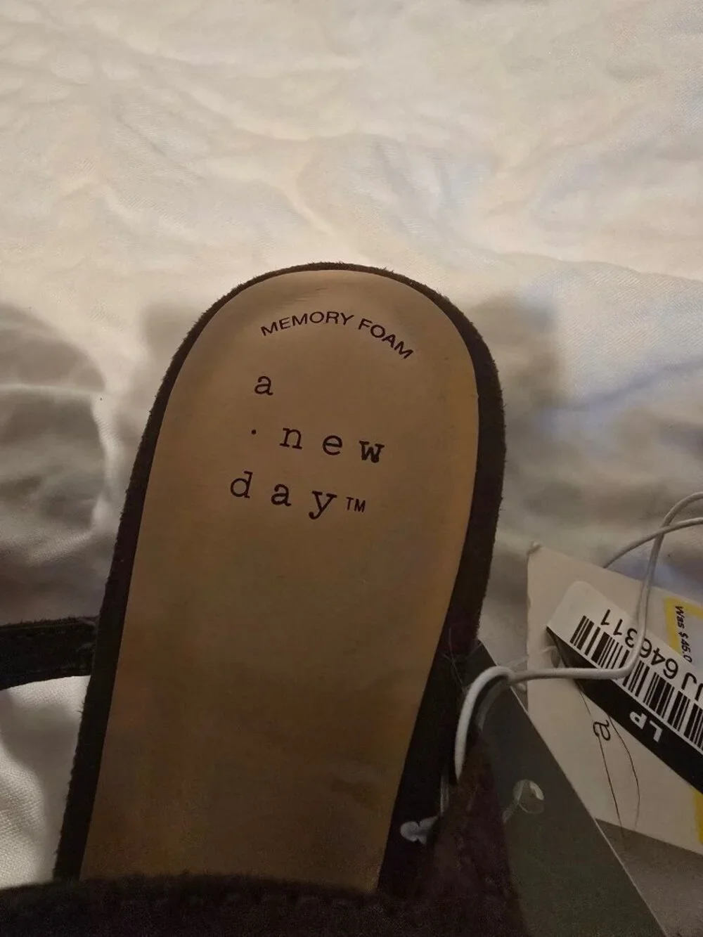 Women's Tabitha Oversized Chain Sling Back Heels with Memory Foam Insole - a New - Picture 4 of 6